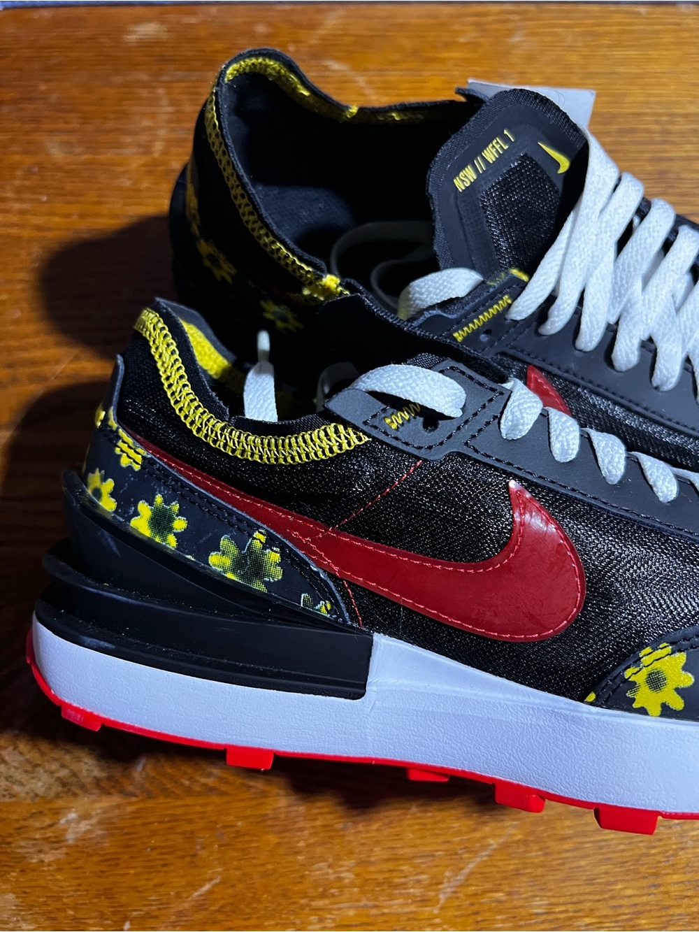 Nike Kids Floral Swoosh Sneakers - Black/Red/Yellow